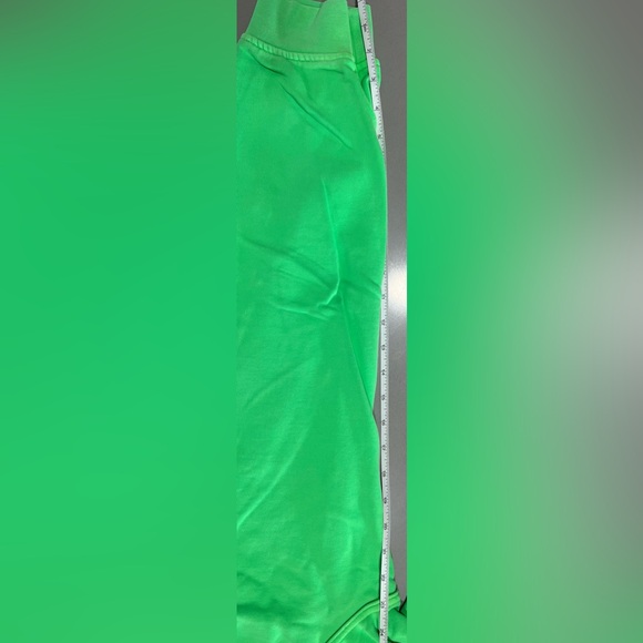 Lululemon cropped scuba jogger 6 NEON GREEN - Picture 6 of 6